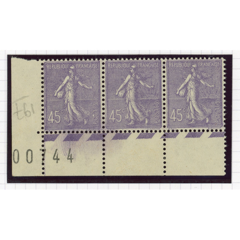 YT 197 - Neuf xx - Bande de 3 Coin Bas Gauche